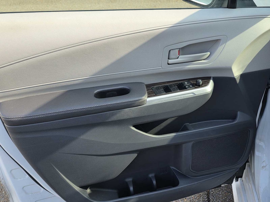 Used 2021 Toyota Sienna LE Van