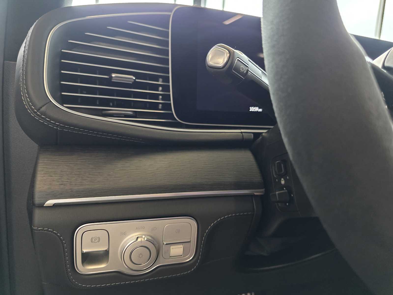 Thumbnail: 2026 Mercedes-Benz GLE - 19