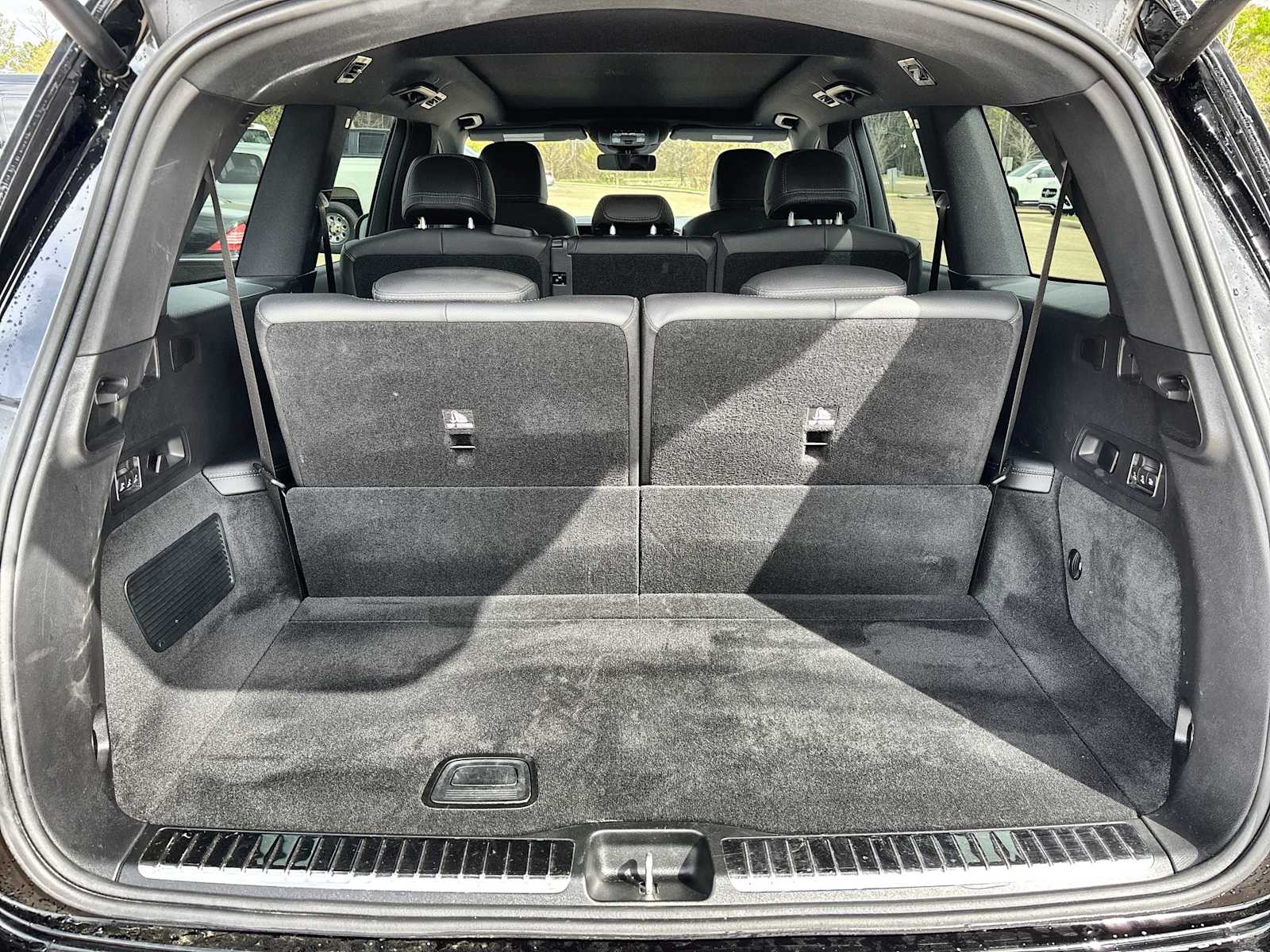 Thumbnail: 2025 Mercedes-Benz GLS - 17