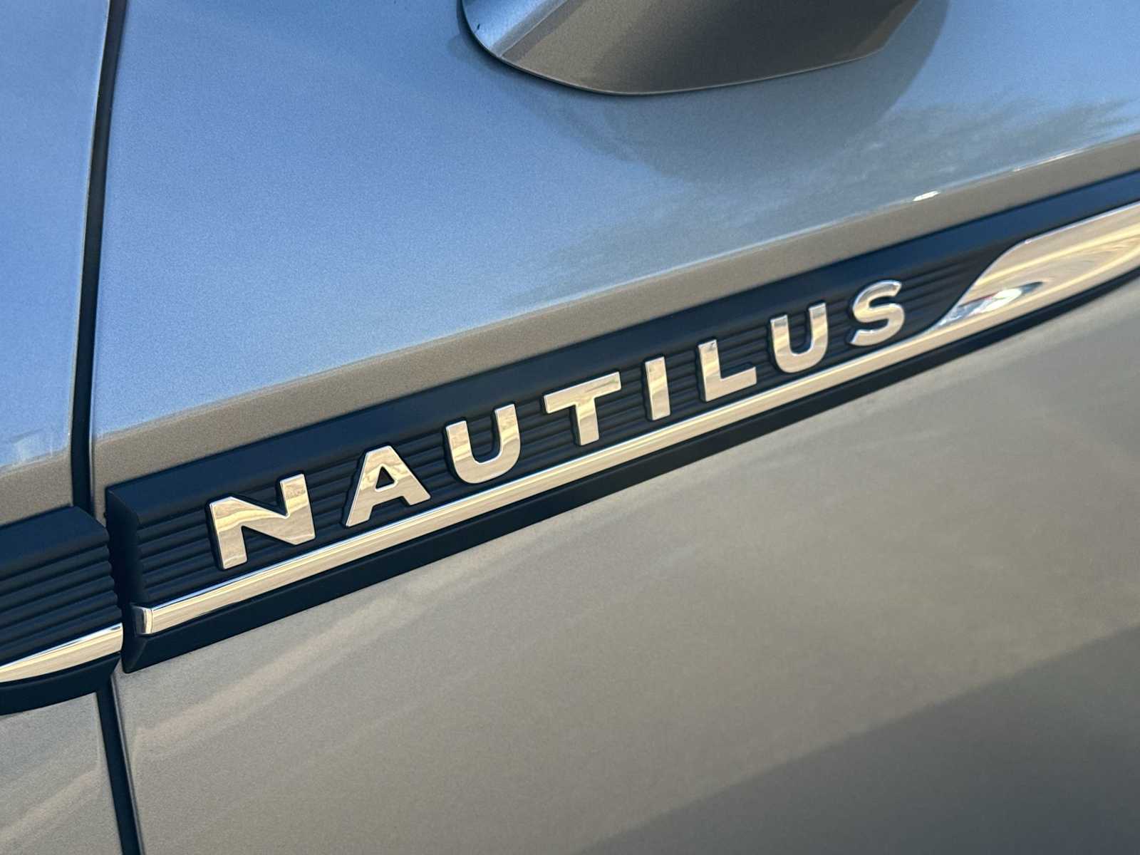 Thumbnail: 2023 Lincoln Nautilus - 11