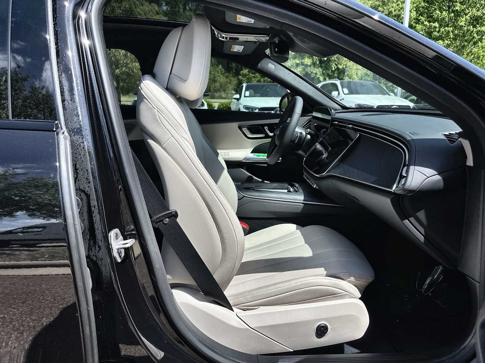 Thumbnail: 2026 Mercedes-Benz E-Class - 9