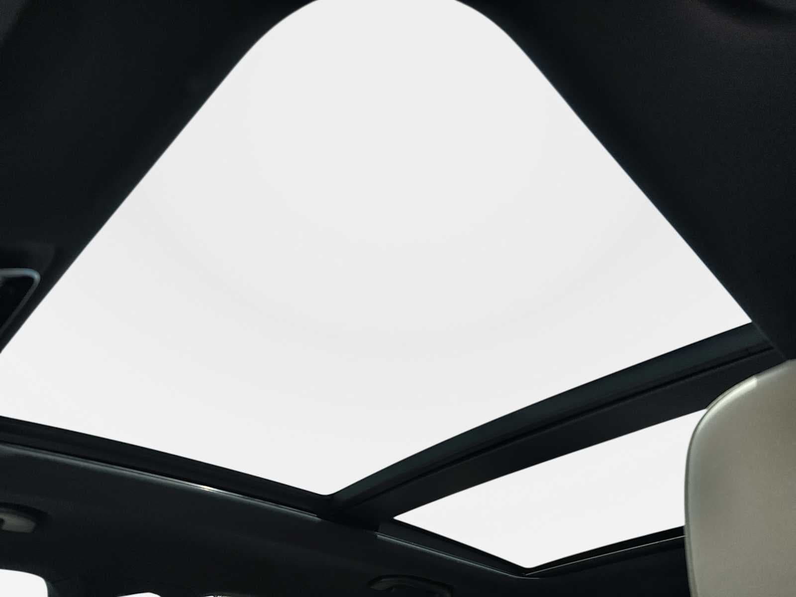 Thumbnail: 2026 Mercedes-Benz GLC - 28