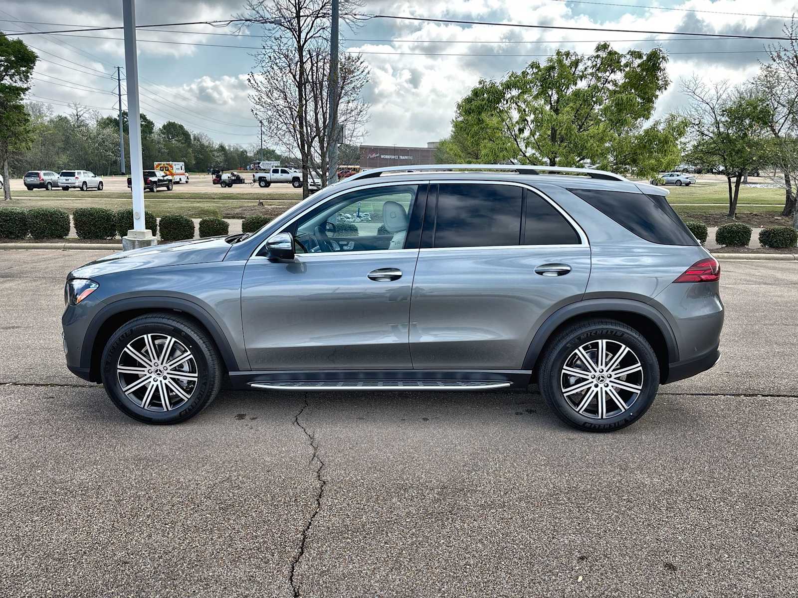 Thumbnail: 2026 Mercedes-Benz GLE - 5