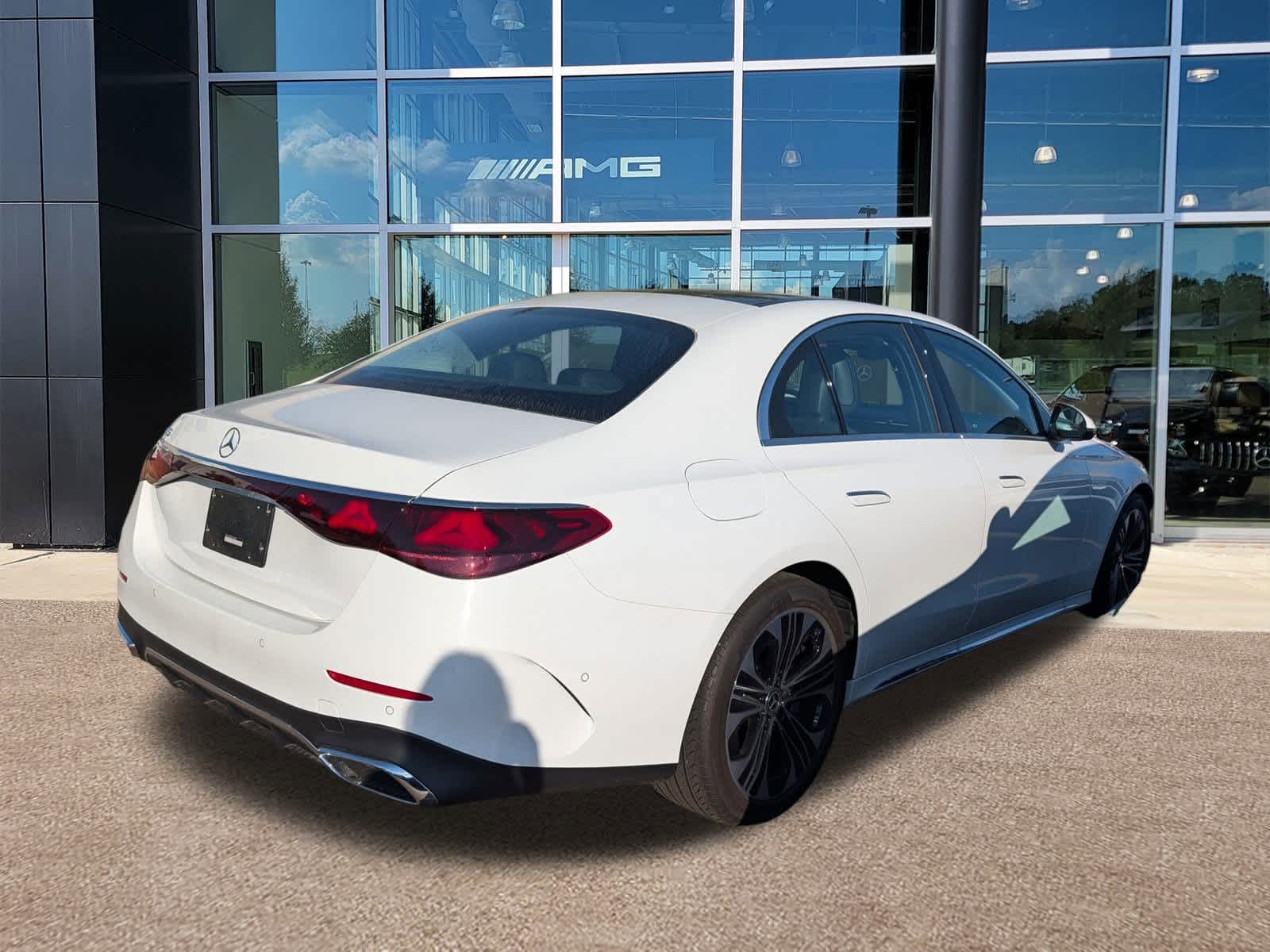 Thumbnail: 2025 Mercedes-Benz E-Class - 3