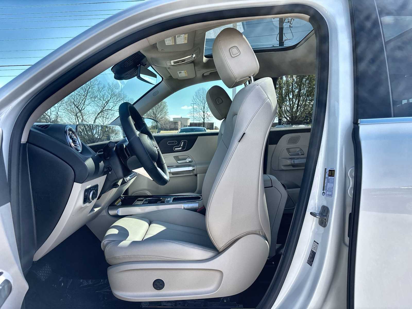 Thumbnail: 2026 Mercedes-Benz GLB - 3