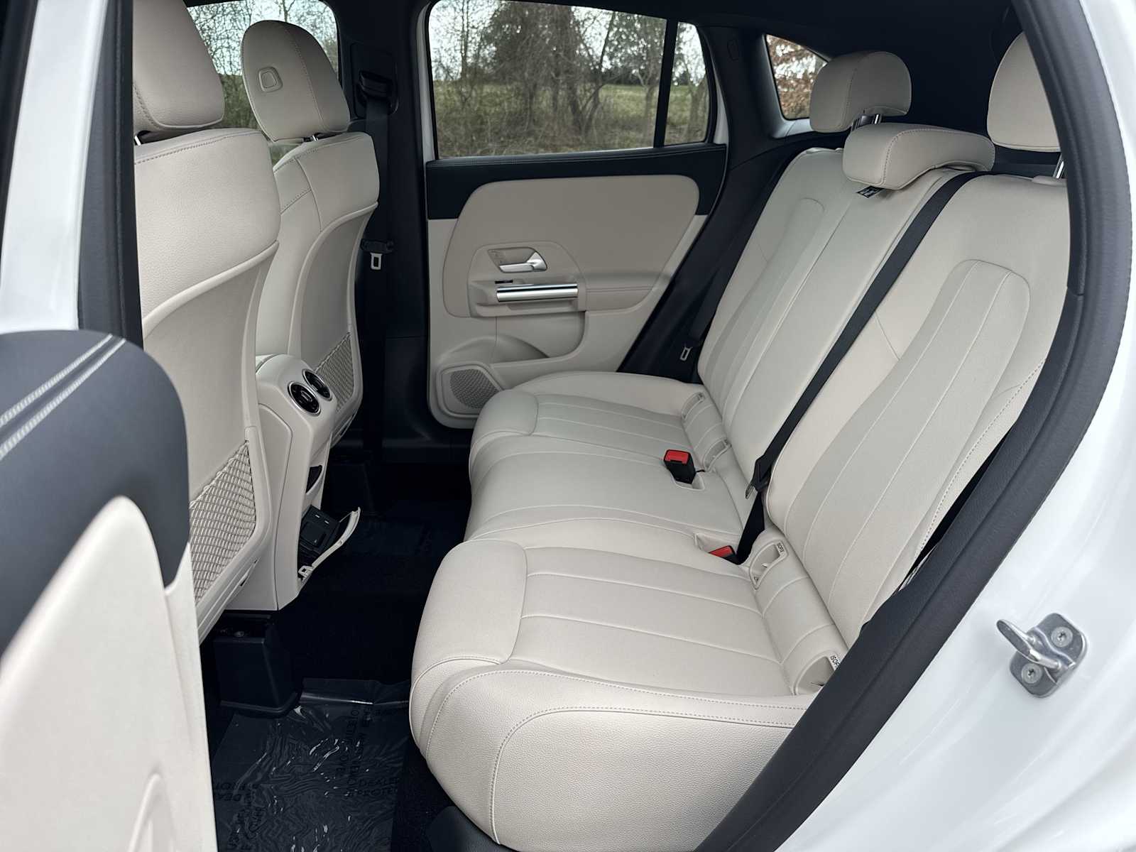 Thumbnail: 2026 Mercedes-Benz GLA - 17