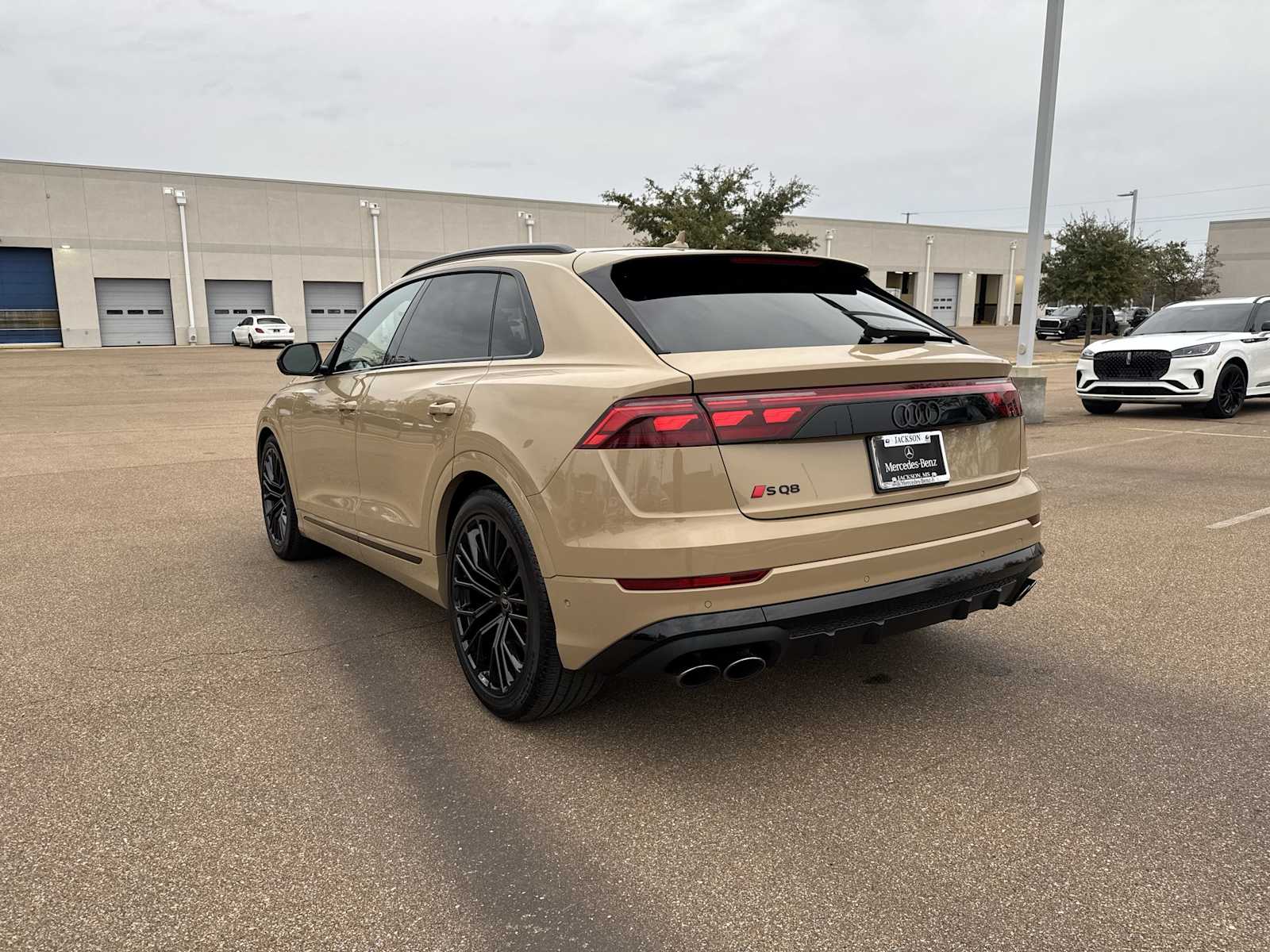 Thumbnail: 2024 Audi SQ8 - 4