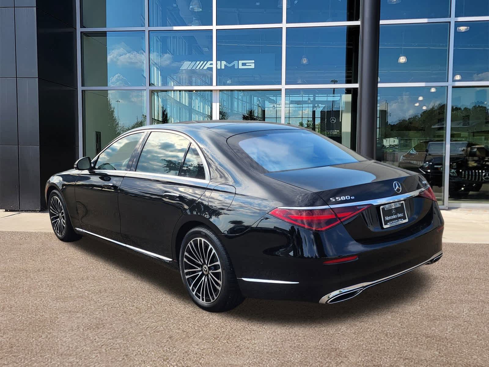 Thumbnail: 2025 Mercedes-Benz S-Class - 26