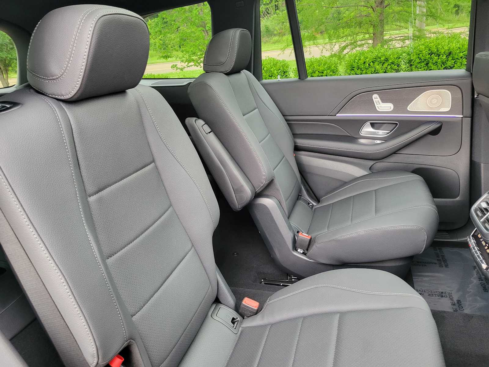 Thumbnail: 2025 Mercedes-Benz GLS - 23