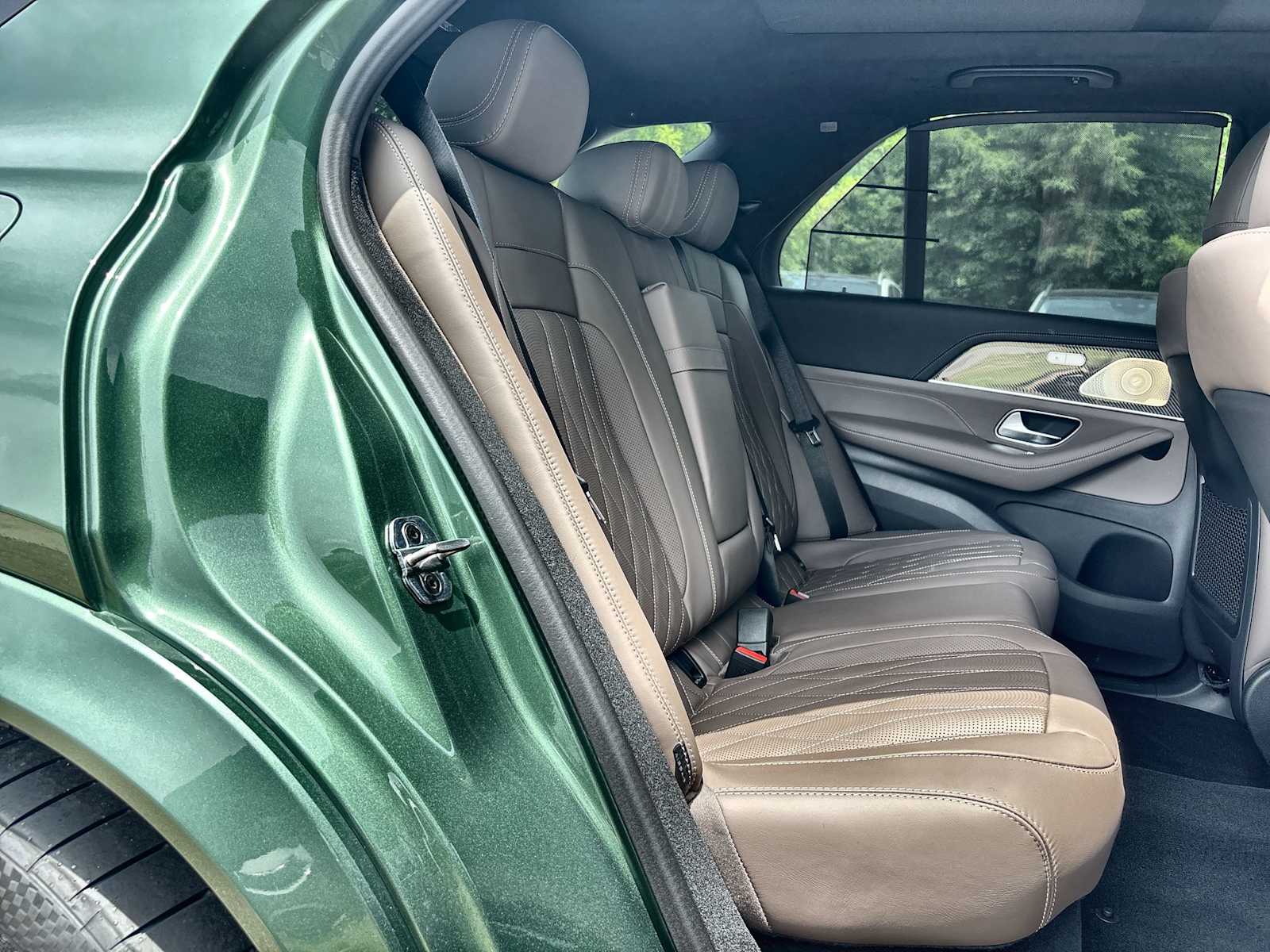 Thumbnail: 2026 Mercedes-Benz GL-Class - 19