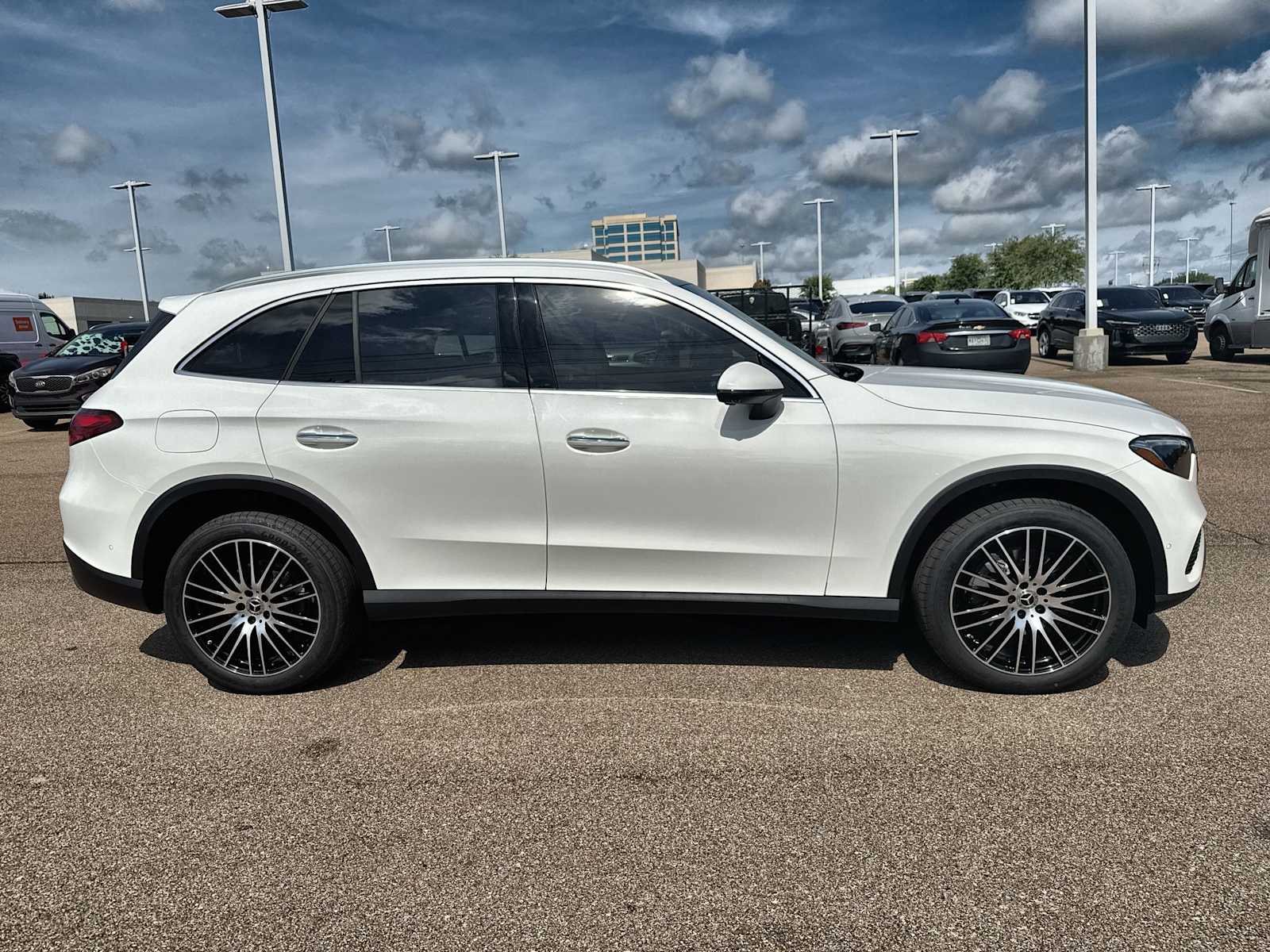 Thumbnail: 2026 Mercedes-Benz GLC - 10