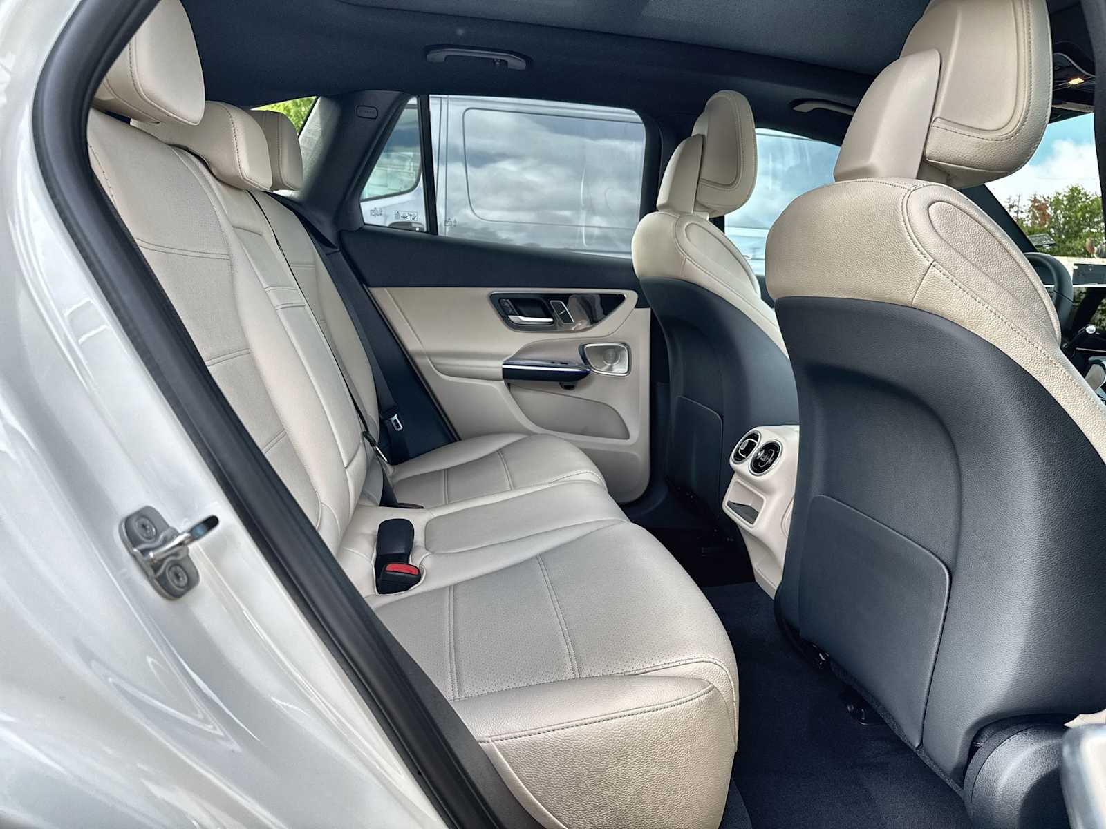 Thumbnail: 2026 Mercedes-Benz GLC - 19