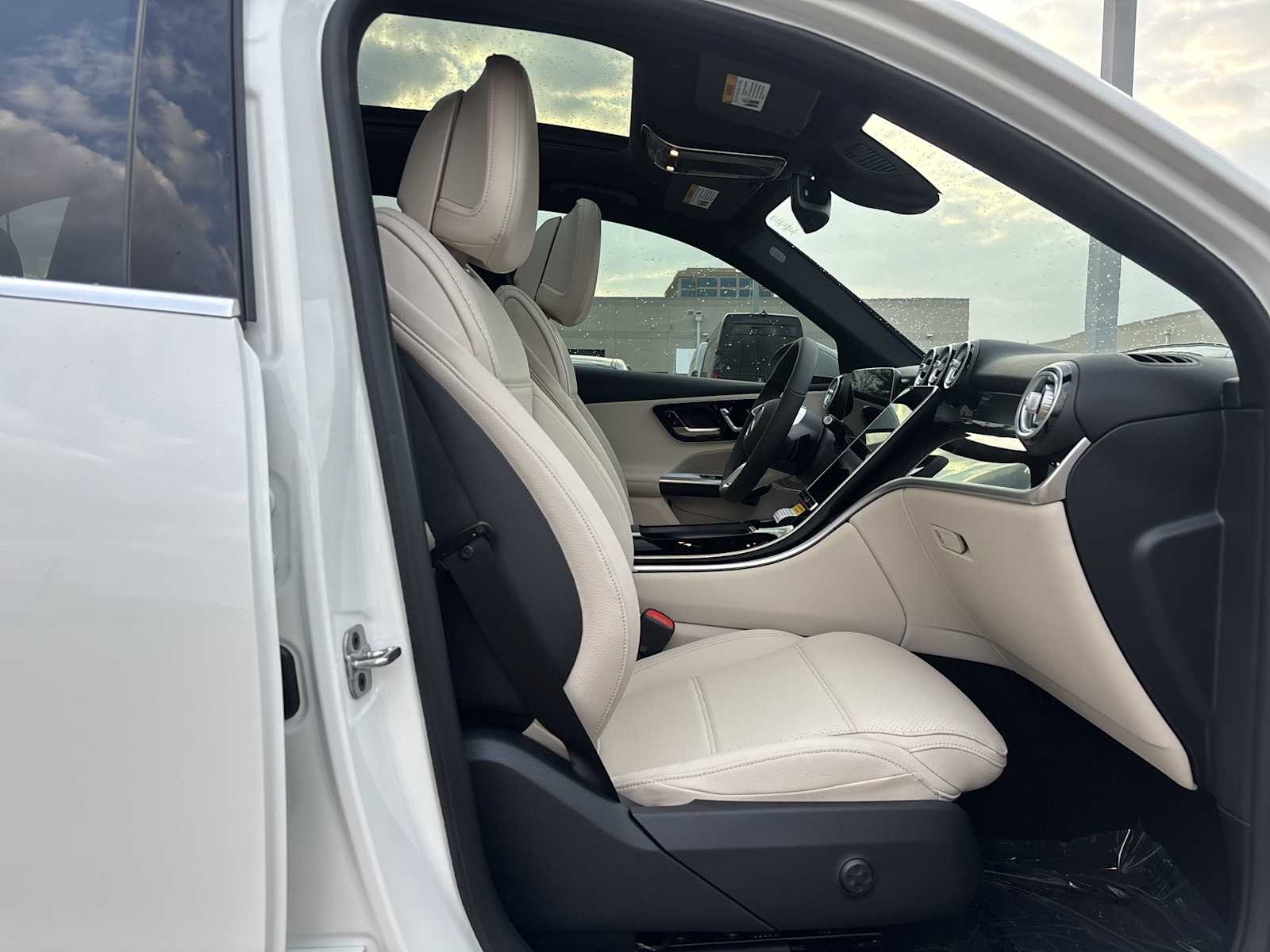 Thumbnail: 2026 Mercedes-Benz GLC - 20