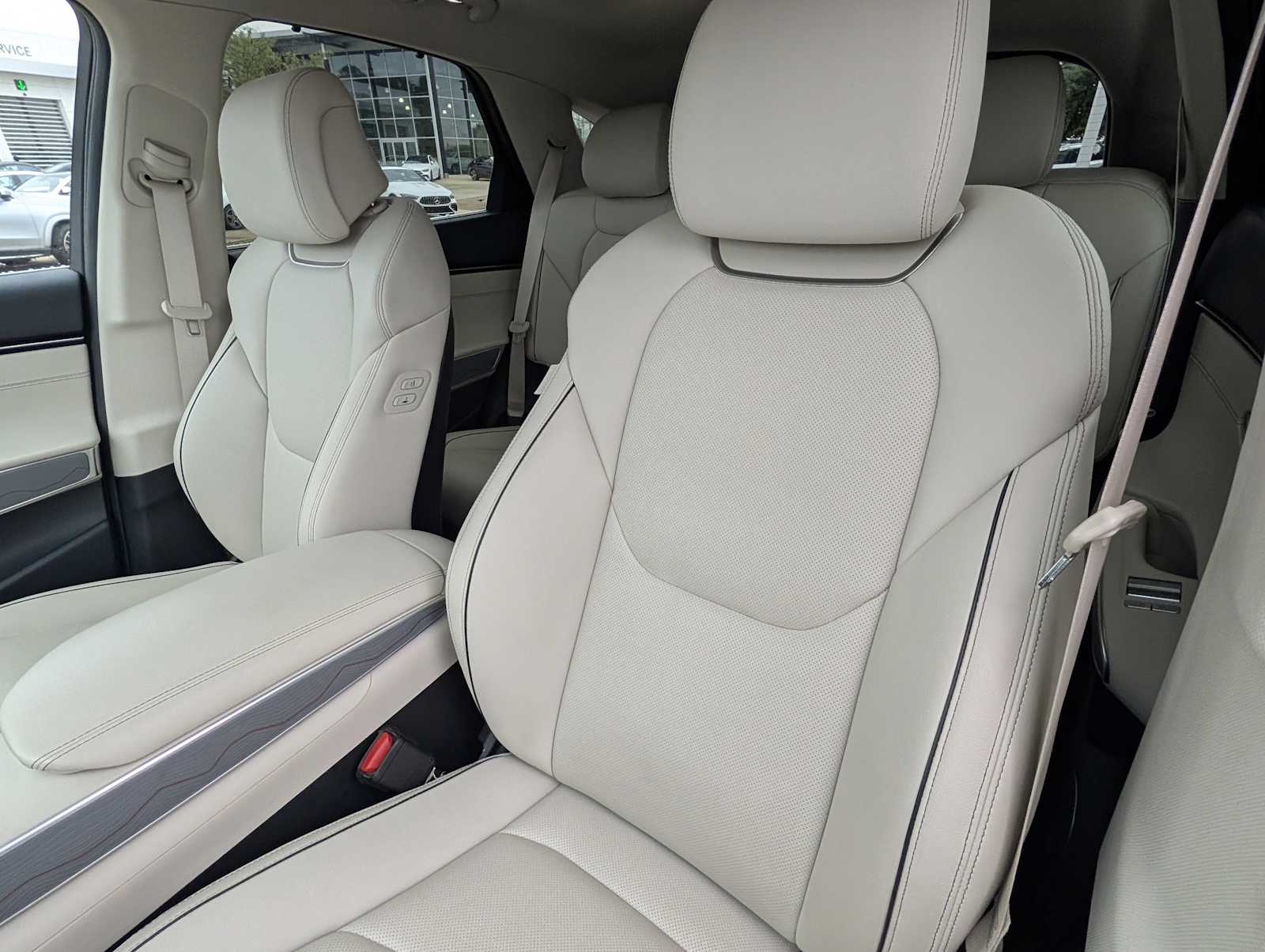 Thumbnail: 2022 Genesis GV70 - 26