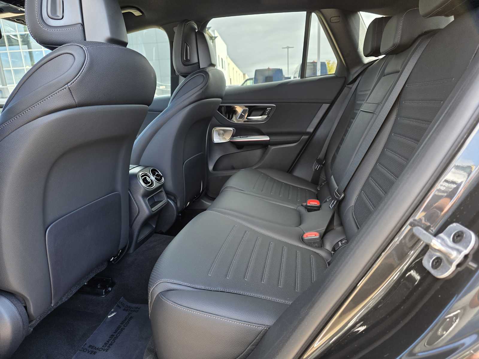 Thumbnail: 2025 Mercedes-Benz GLC - 15