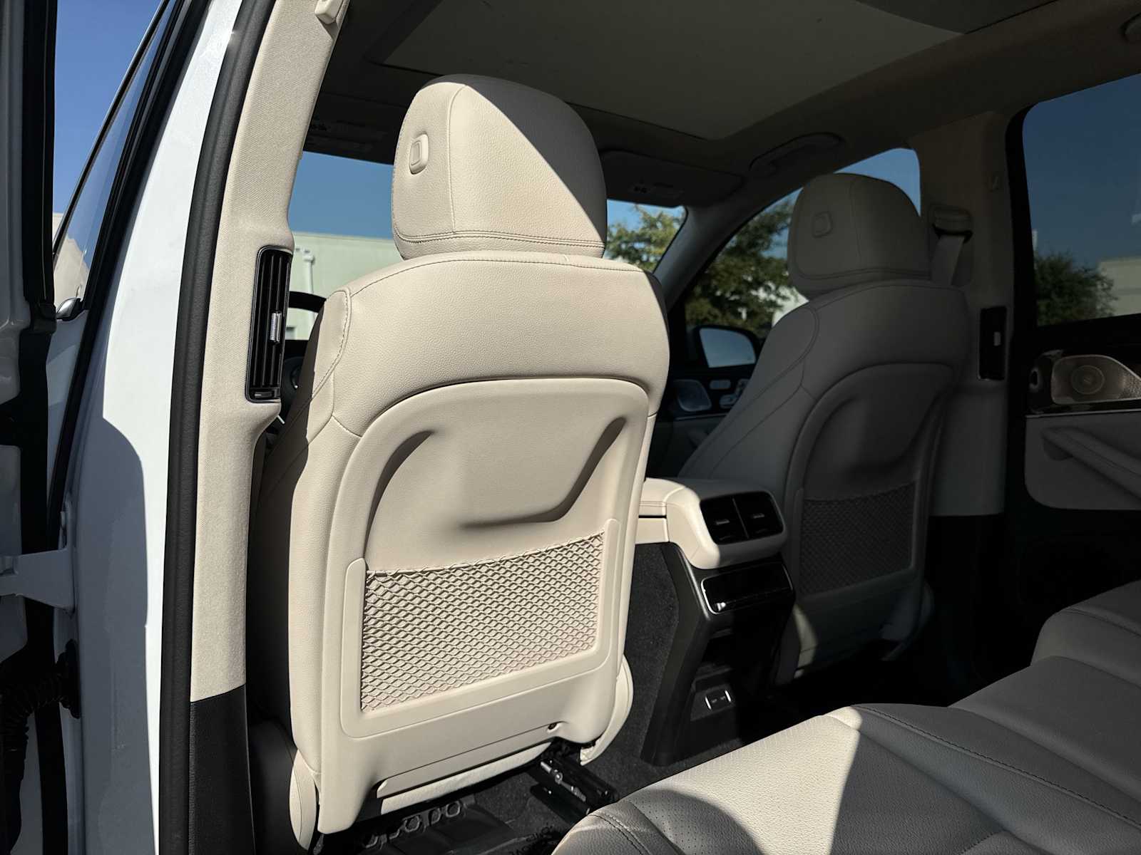 Thumbnail: 2026 Mercedes-Benz GLE - 16