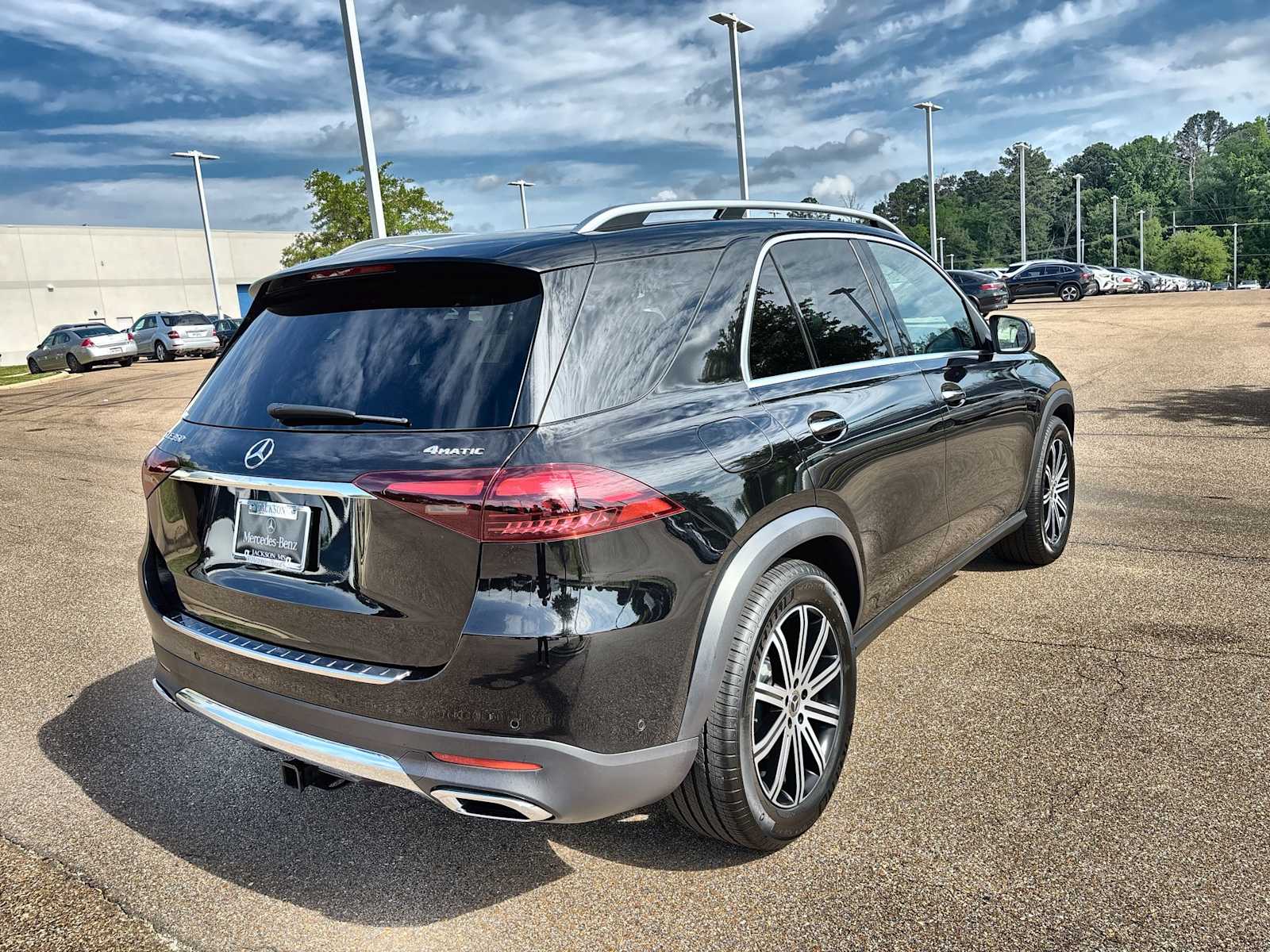 Thumbnail: 2026 Mercedes-Benz GLE - 8