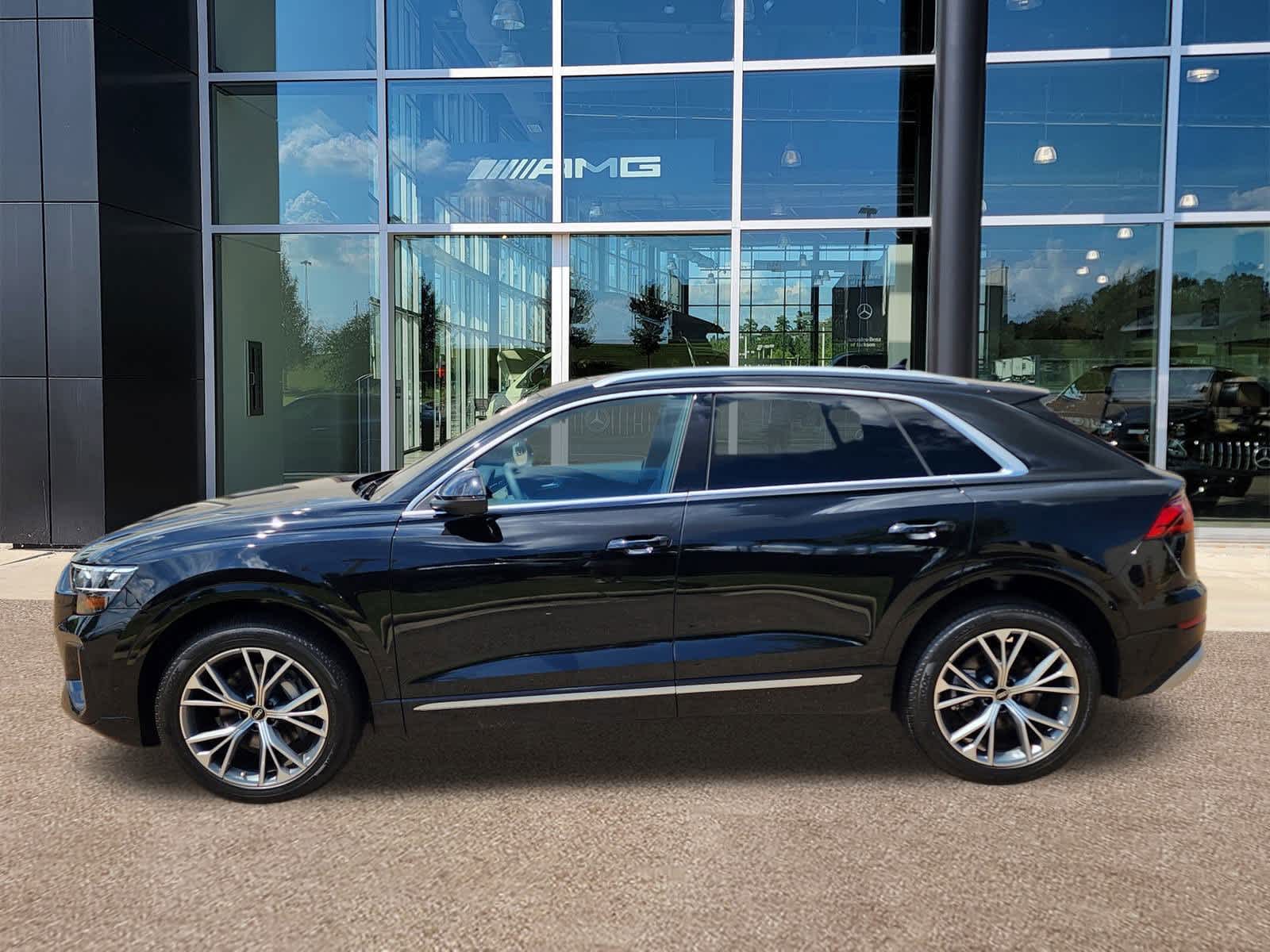Thumbnail: 2025 Audi Q8 - 22