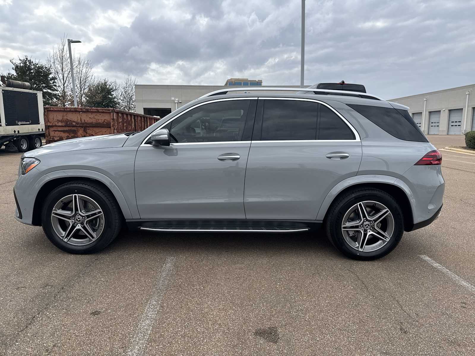 Thumbnail: 2026 Mercedes-Benz GLE - 3