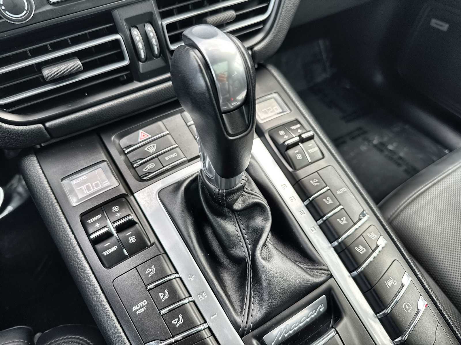 Thumbnail: 2020 Porsche Macan - 23