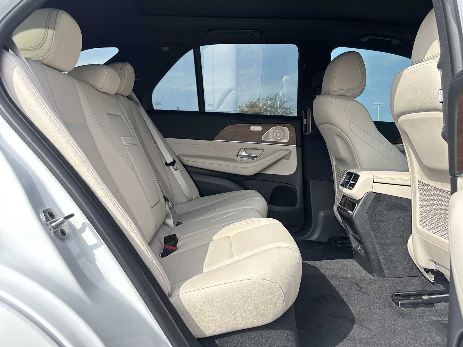 Thumbnail: 2026 Mercedes-Benz GLE - 18