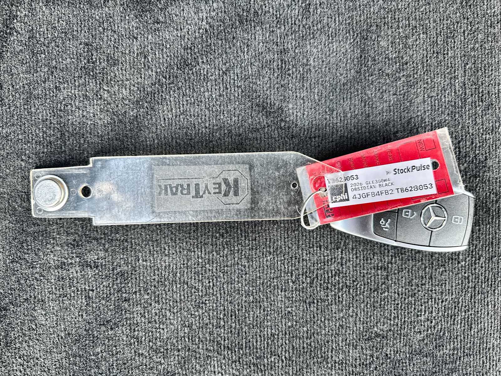 Thumbnail: 2026 Mercedes-Benz GLE - 26