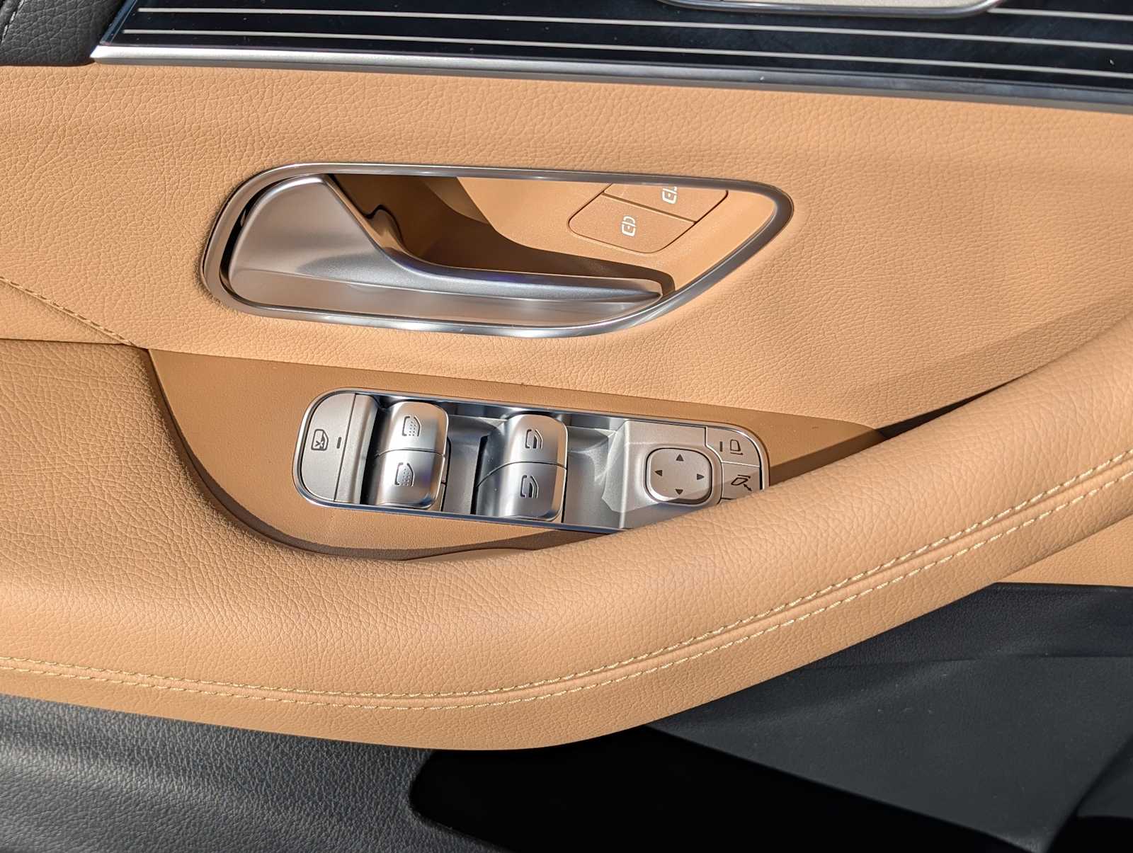 Thumbnail: 2026 Mercedes-Benz GLS - 21