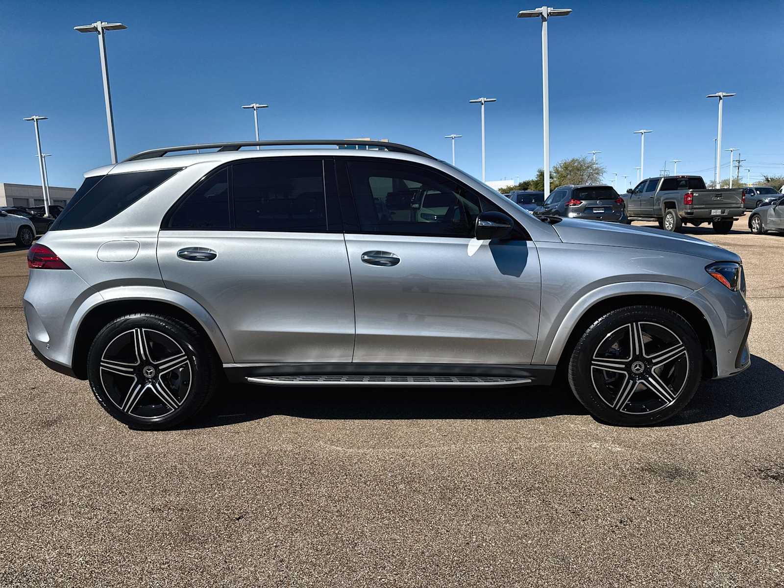 Thumbnail: 2026 Mercedes-Benz GLE - 10