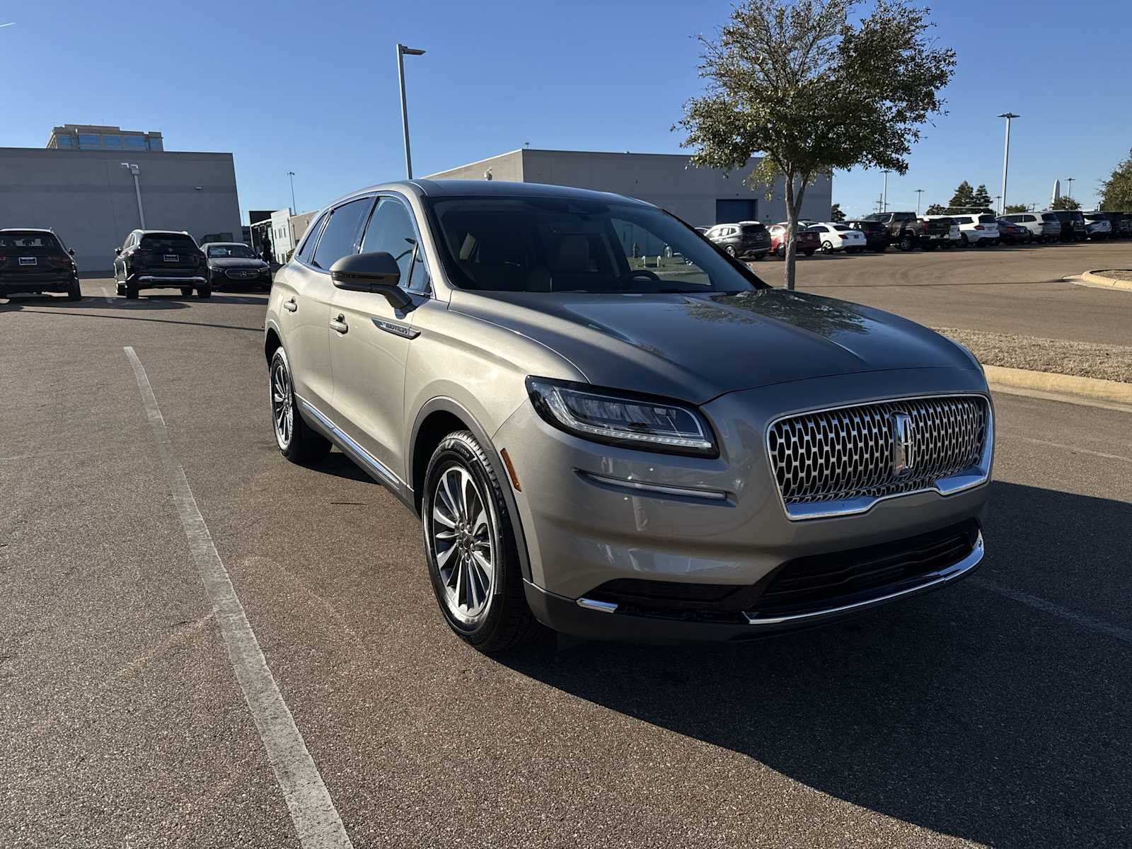 Thumbnail: 2023 Lincoln Nautilus - 8