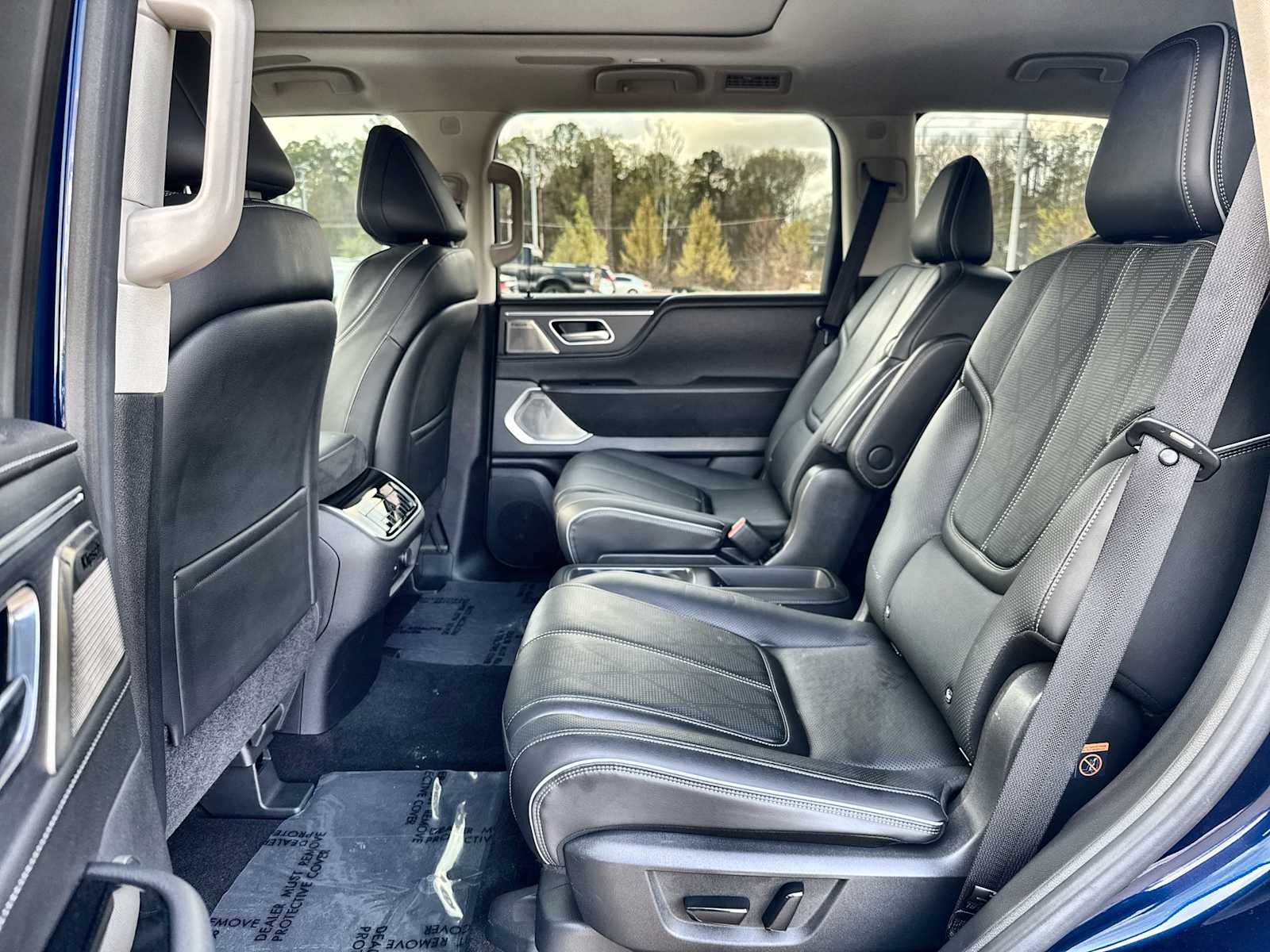 Thumbnail: 2025 INFINITI QX80 - 4