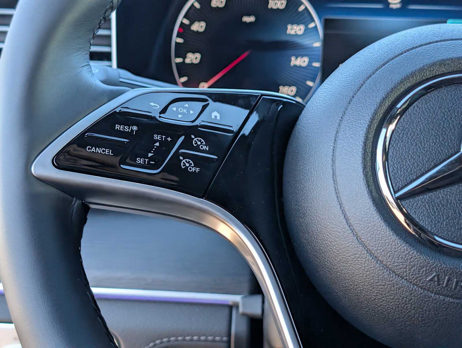 Thumbnail: 2026 Mercedes-Benz GLE - 13