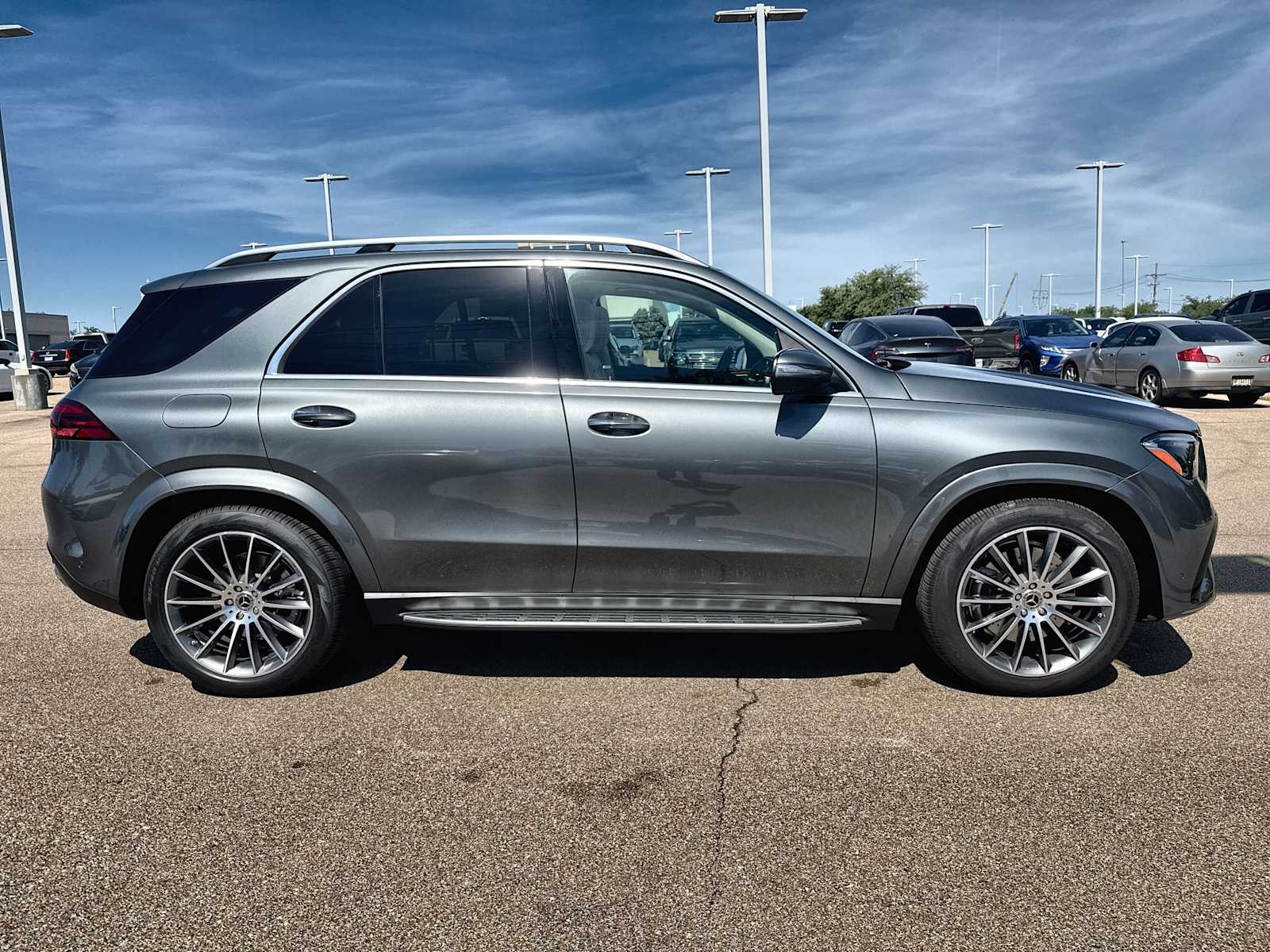 Thumbnail: 2026 Mercedes-Benz GLE - 10