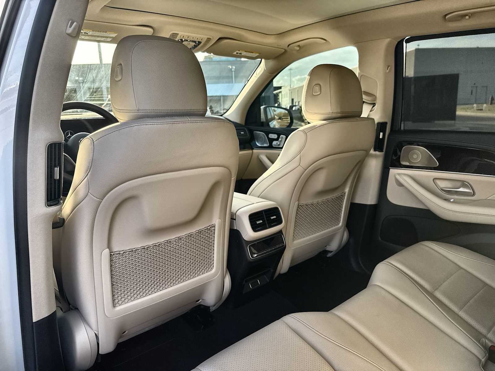 Thumbnail: 2026 Mercedes-Benz GLE - 18