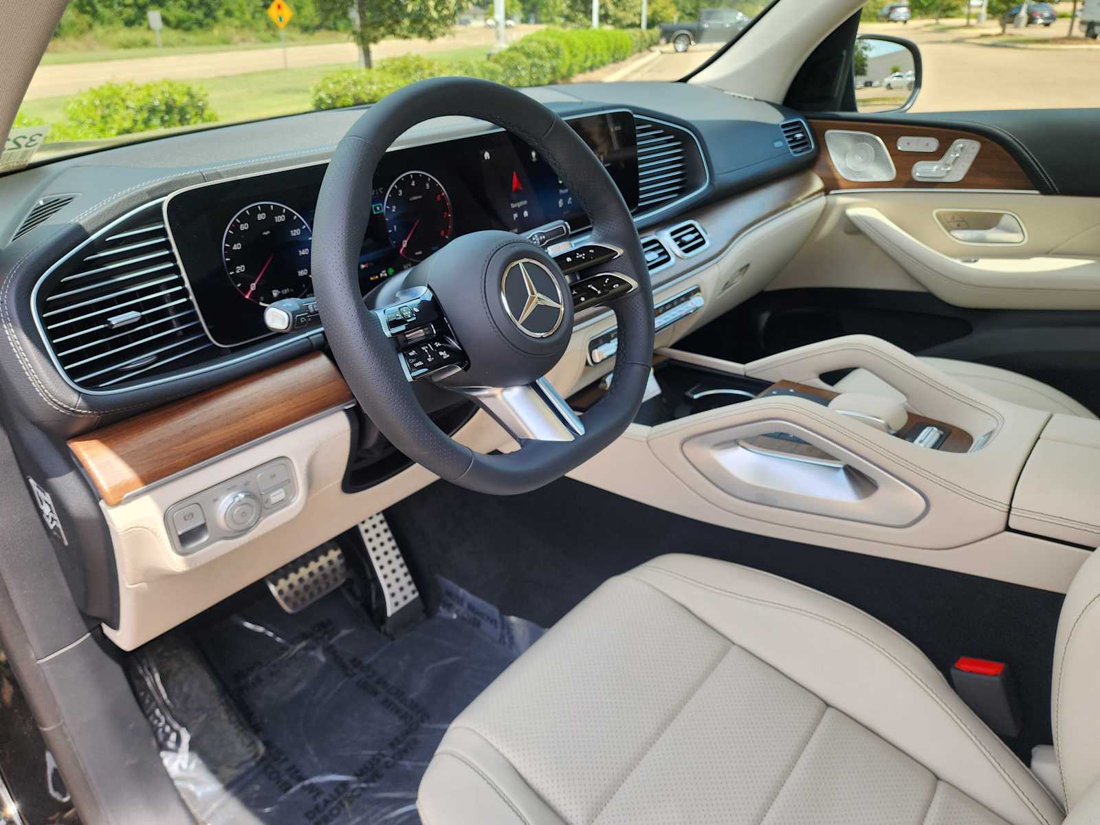 Thumbnail: 2025 Mercedes-Benz GLS - 15