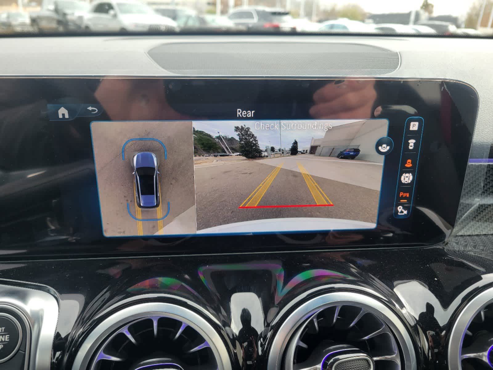 Thumbnail: 2025 Mercedes-Benz GLB - 4