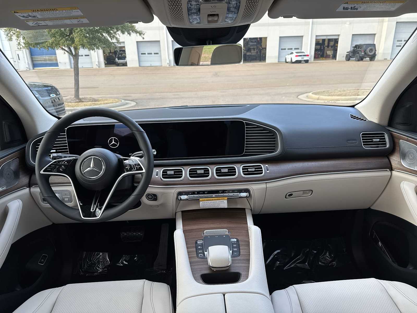 Thumbnail: 2026 Mercedes-Benz GLE - 14