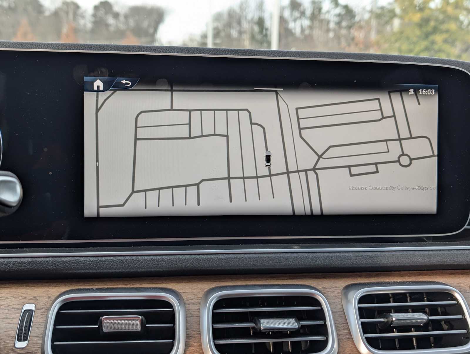 Thumbnail: 2025 Mercedes-Benz GLE - 15