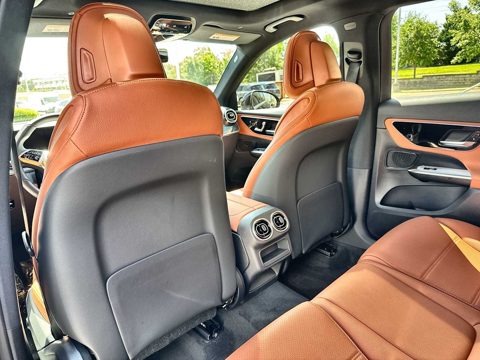 Thumbnail: 2026 Mercedes-Benz GLC - 18