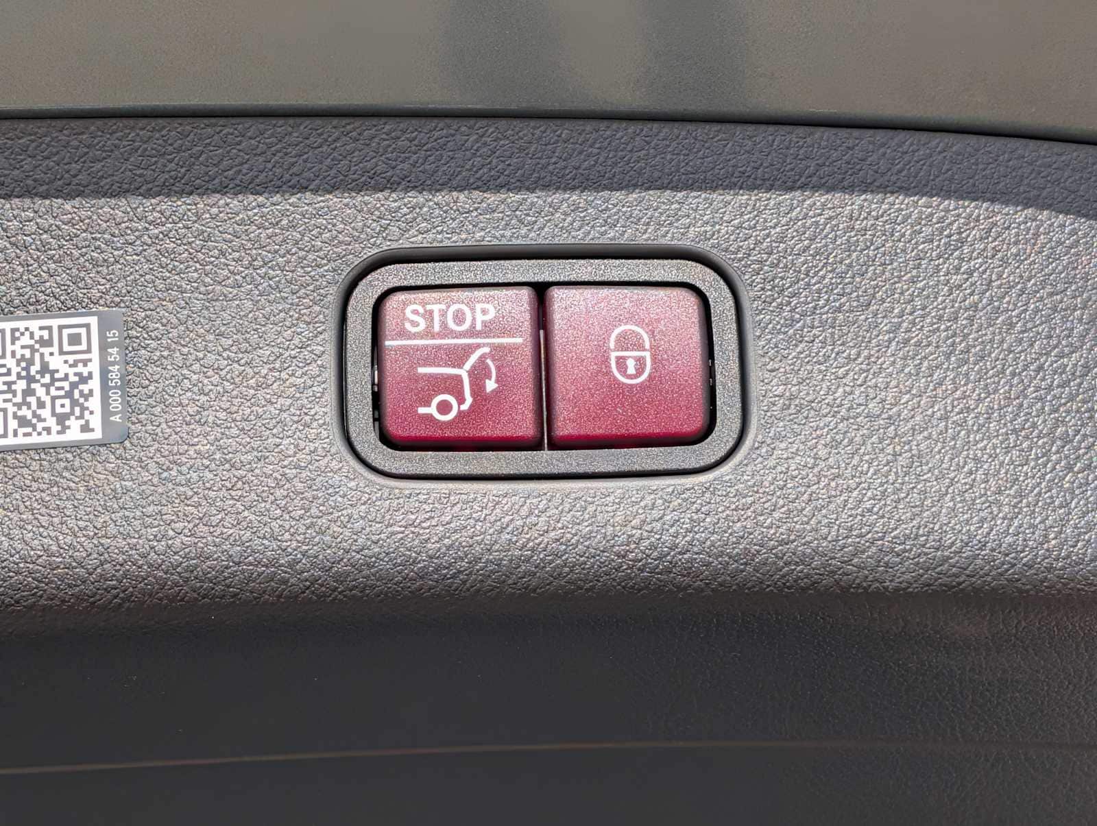 Thumbnail: 2026 Mercedes-Benz GLC - 25