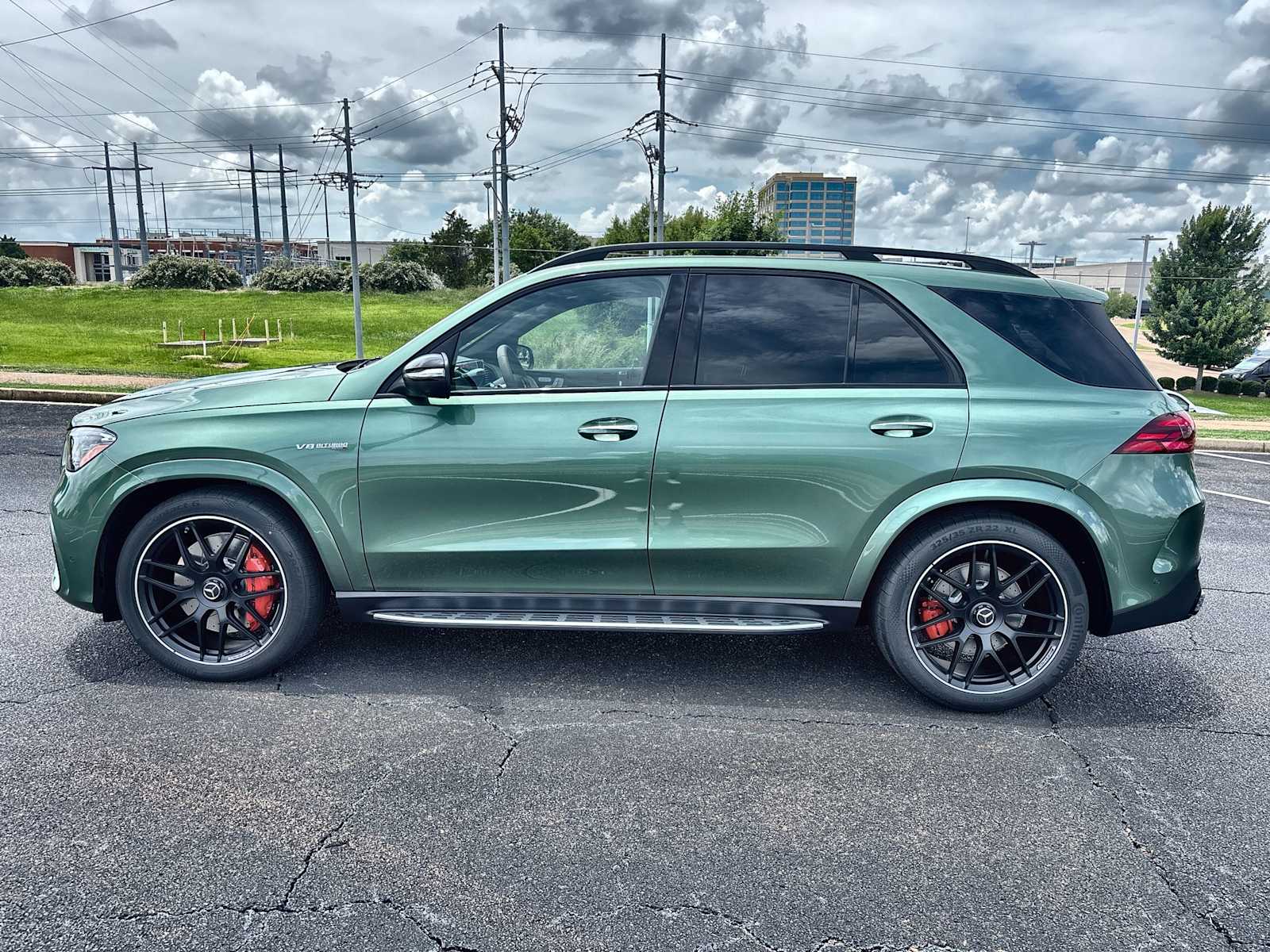 Thumbnail: 2026 Mercedes-Benz GL-Class - 5