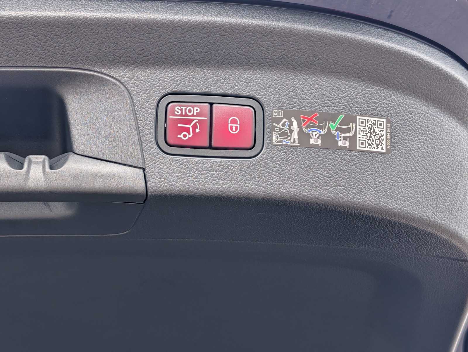 Thumbnail: 2026 Mercedes-Benz GLE - 27