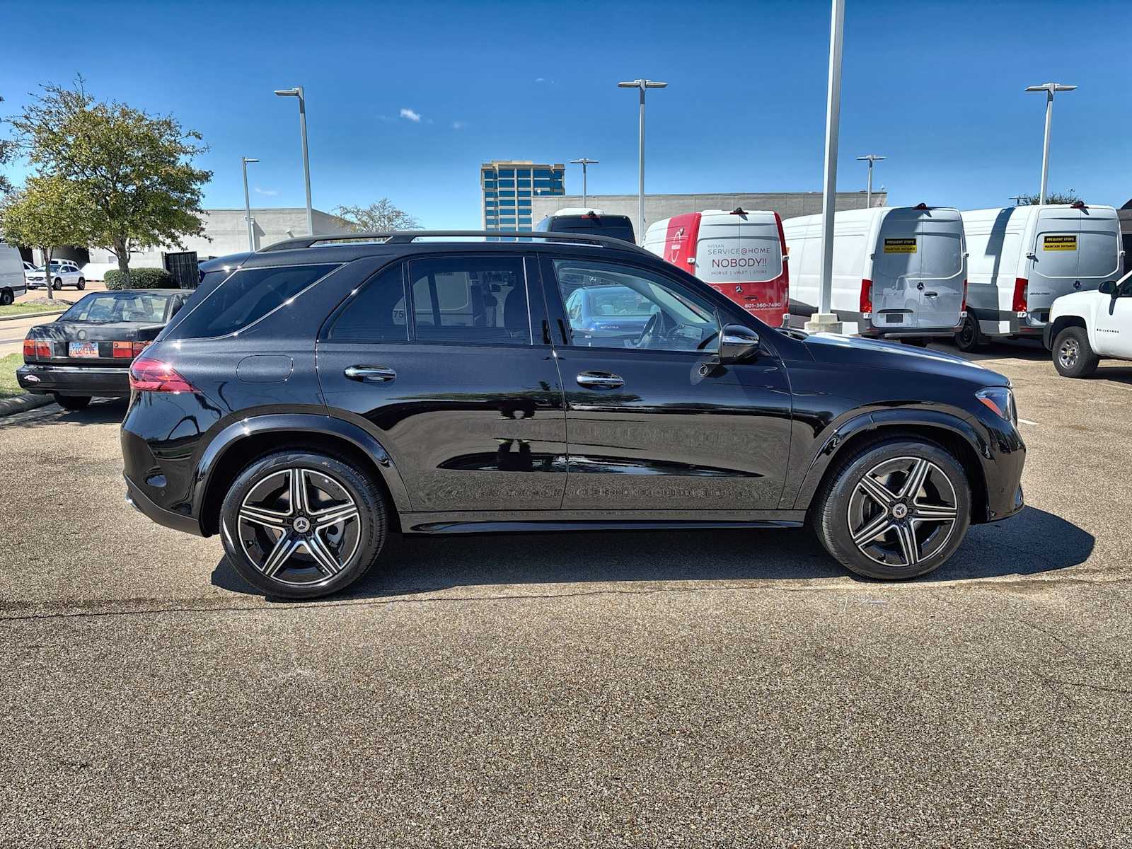 Thumbnail: 2026 Mercedes-Benz GLE - 10