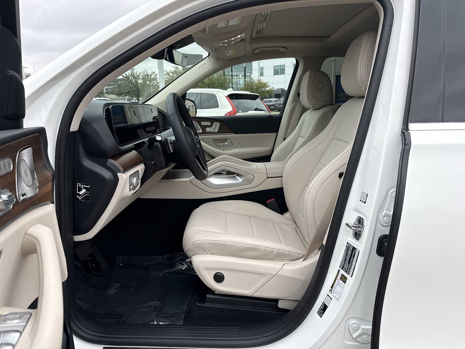 Thumbnail: 2026 Mercedes-Benz GLE - 2