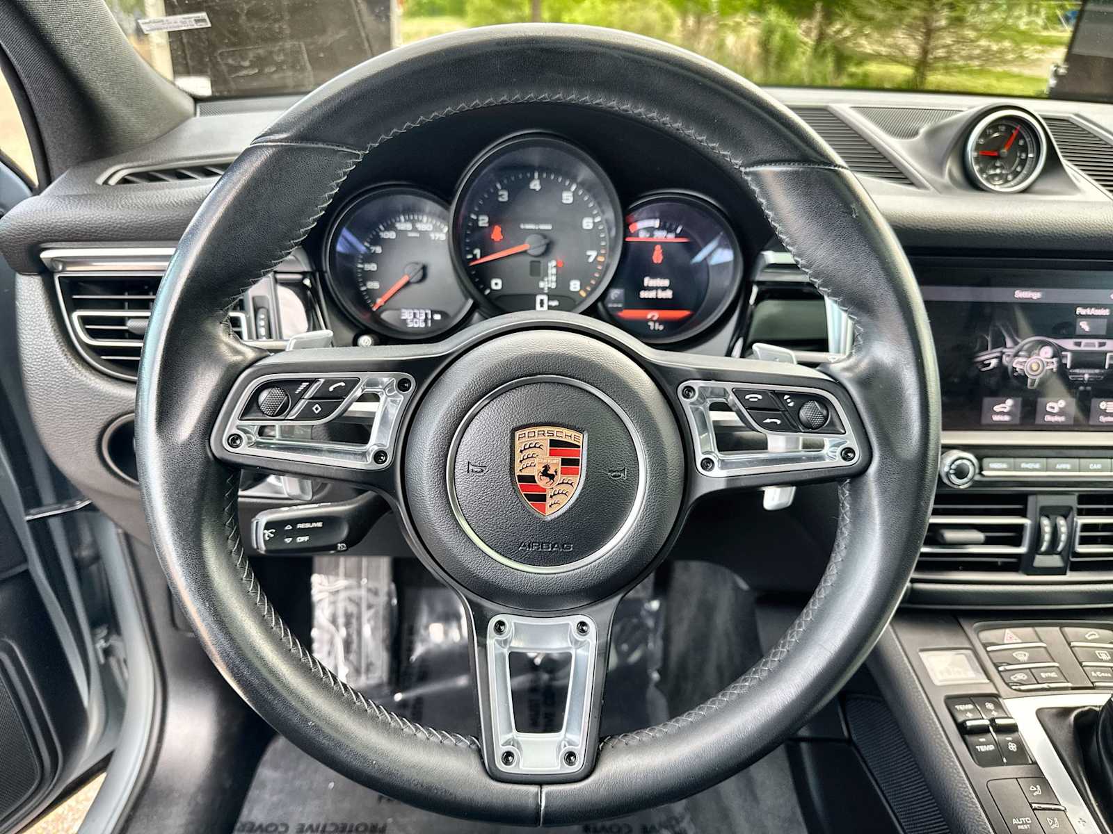 Thumbnail: 2020 Porsche Macan - 21