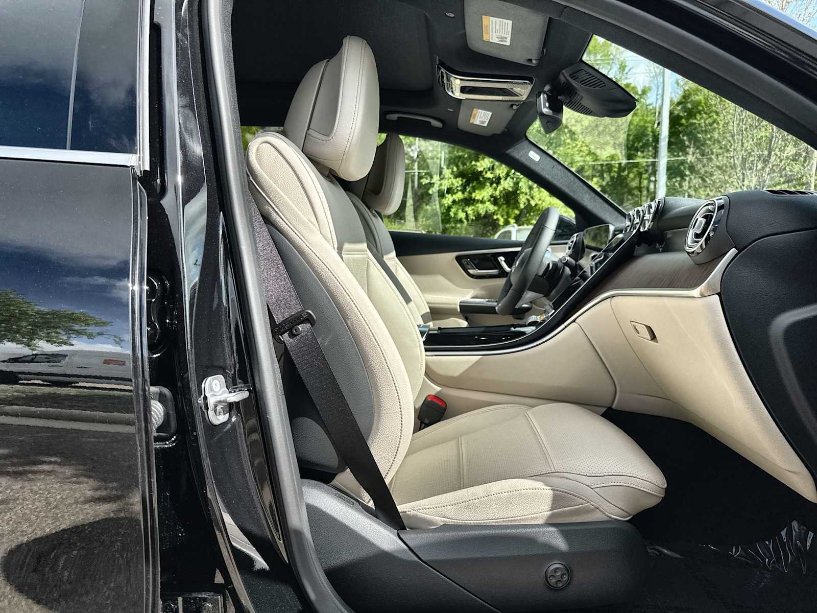 Thumbnail: 2026 Mercedes-Benz GLC - 9