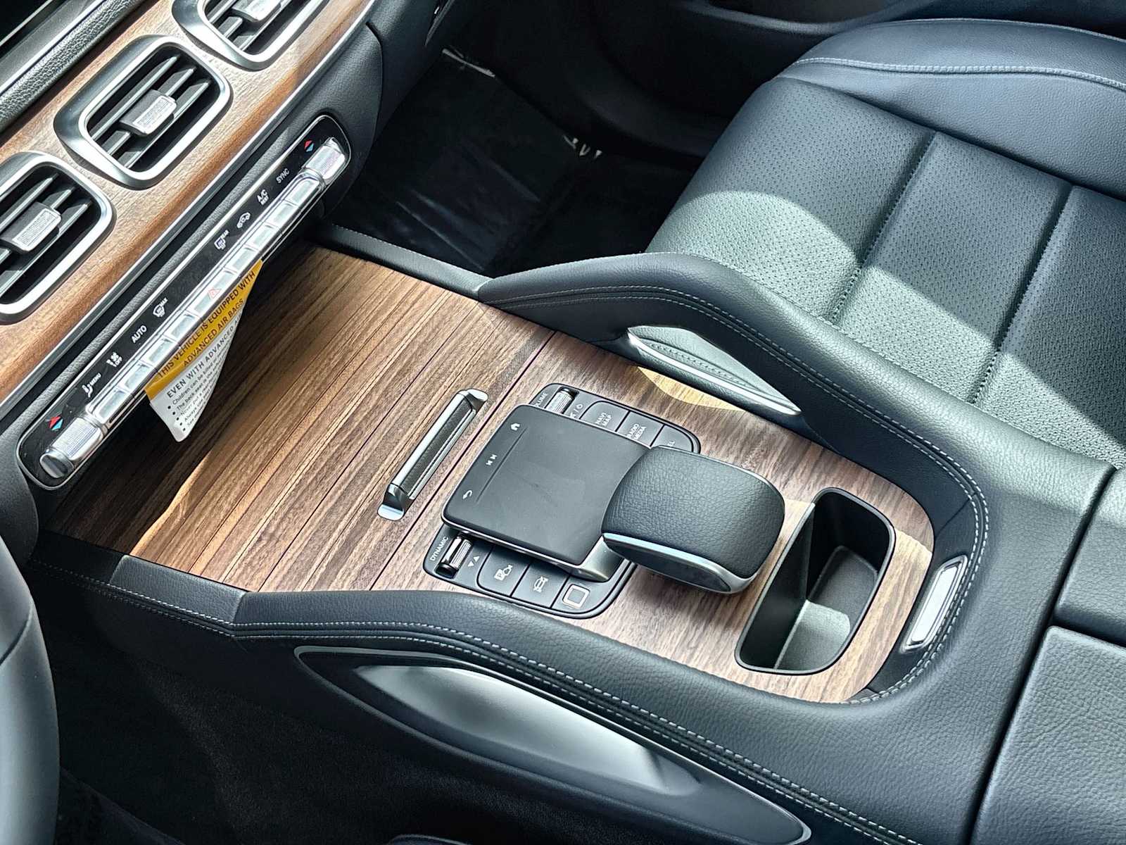 Thumbnail: 2026 Mercedes-Benz GLE - 22