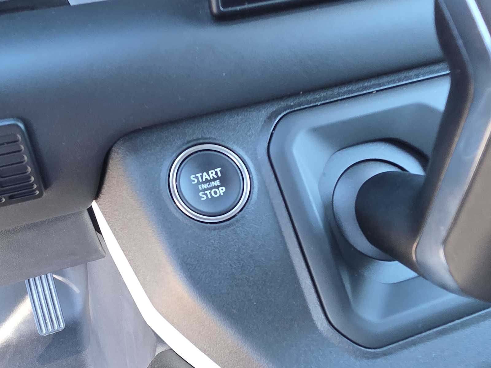 Thumbnail: 2024 Land Rover Defender - 24