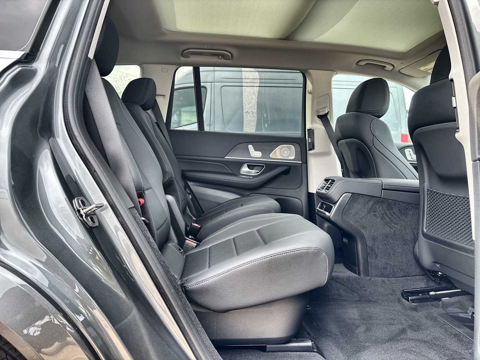 Thumbnail: 2026 Mercedes-Benz GLS - 19