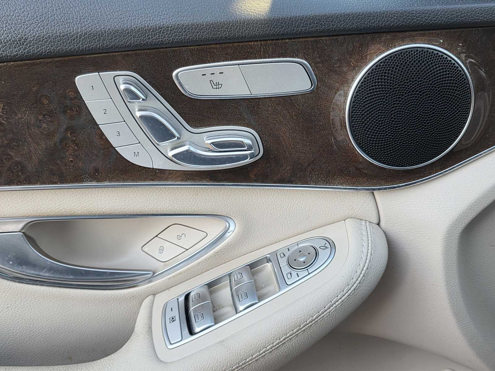 Thumbnail: 2017 Mercedes-Benz C-Class - 8