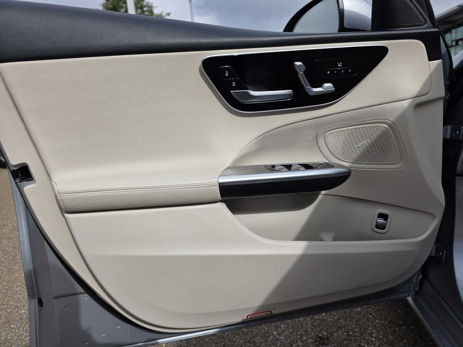 Thumbnail: 2023 Mercedes-Benz C-Class - 16